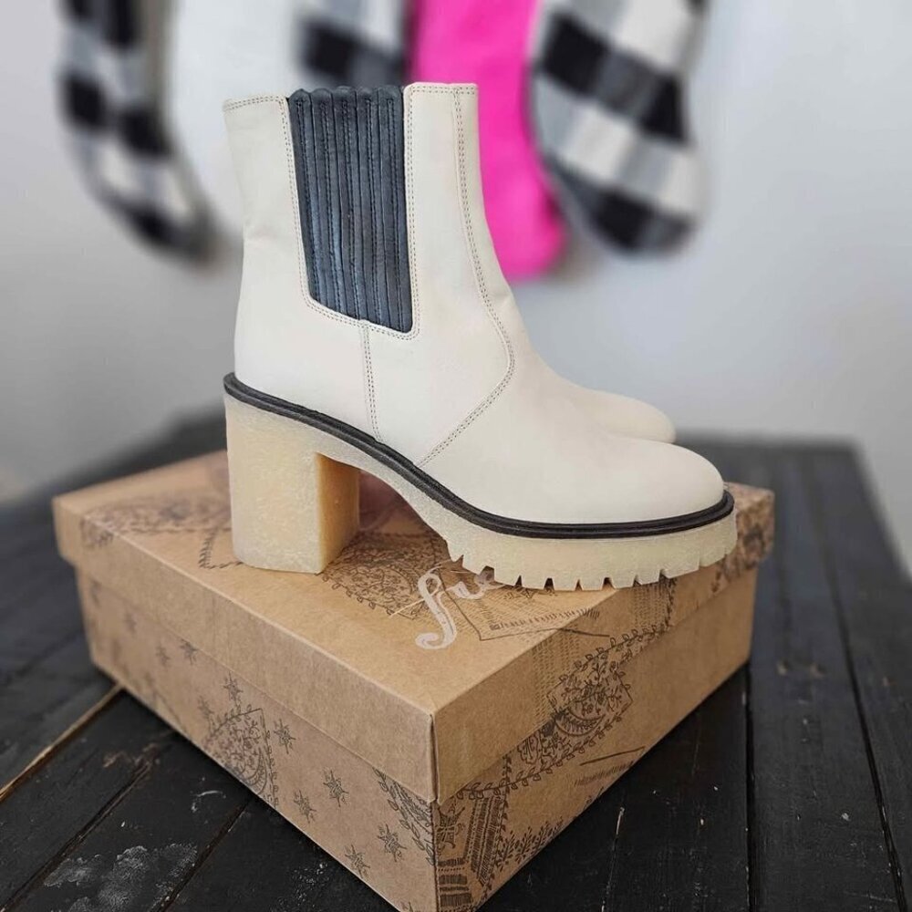 Free People NIB NWT James Chelsea Boots White Leather Rubber Sole Boho Women's